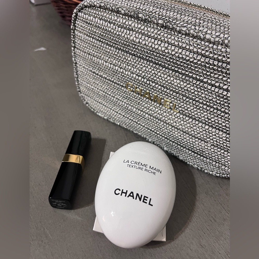 CHANEL Holiday 2022 Gift Set Hydration on Hand/ brand new